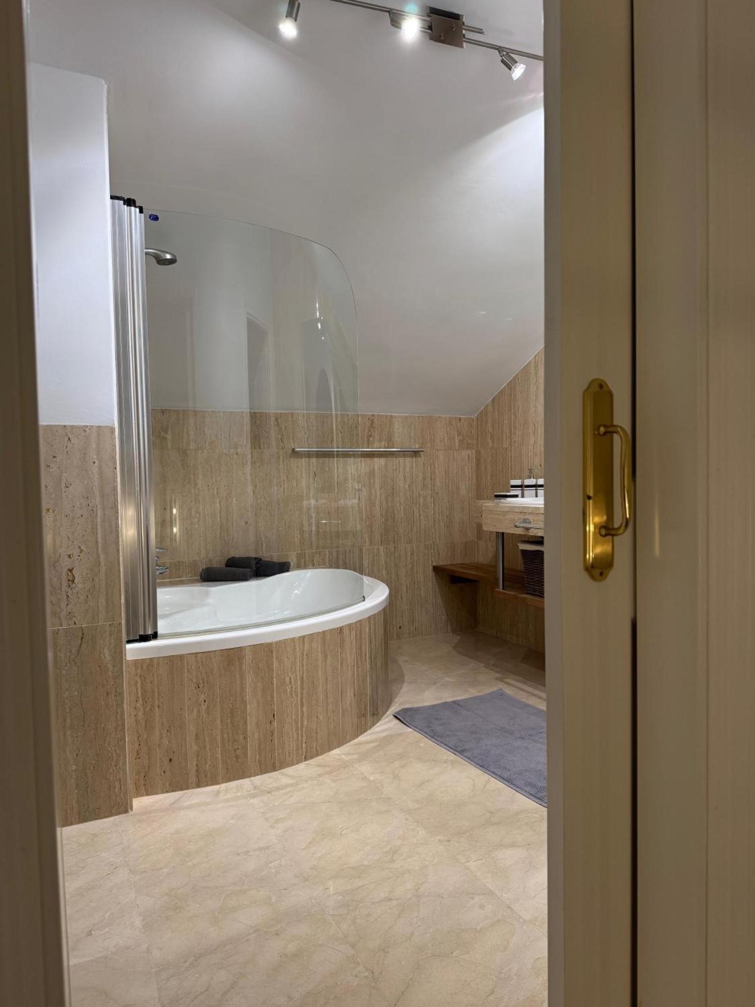 Piso-Lechuza Elviria Marbella 2 Appartement Buitenkant foto